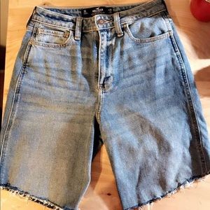 Hollester cut off’s